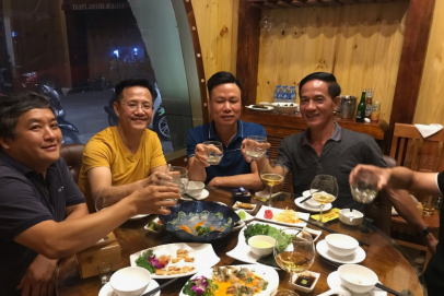Đánh giá và phản hồi của khách hàng về trải nghiệm đặt tiệc tại nhà hàng Thiên Hồng Phát